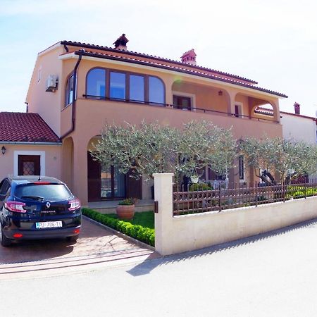 Apartments Tina & Denis Пула Екстер'єр фото