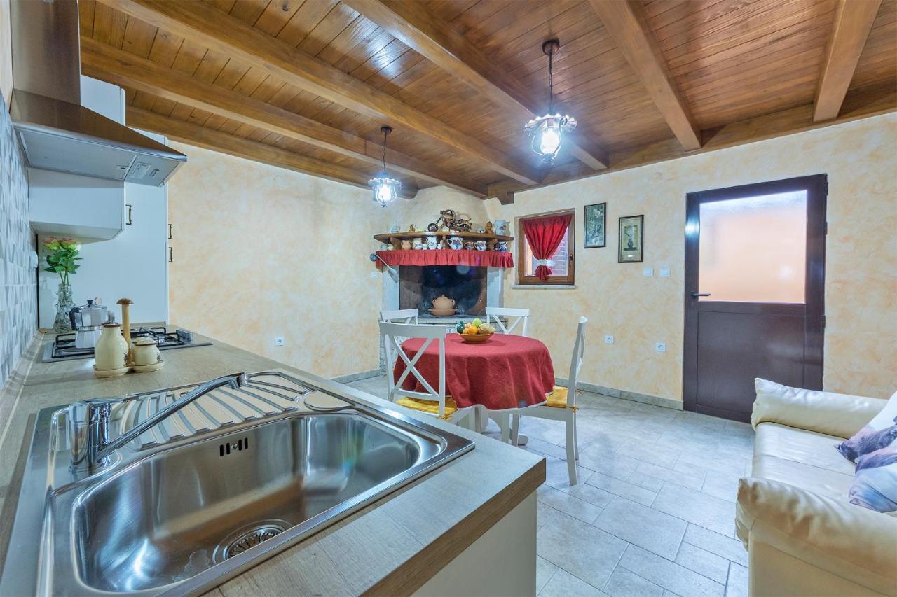 Apartments Tina & Denis Пула Екстер'єр фото