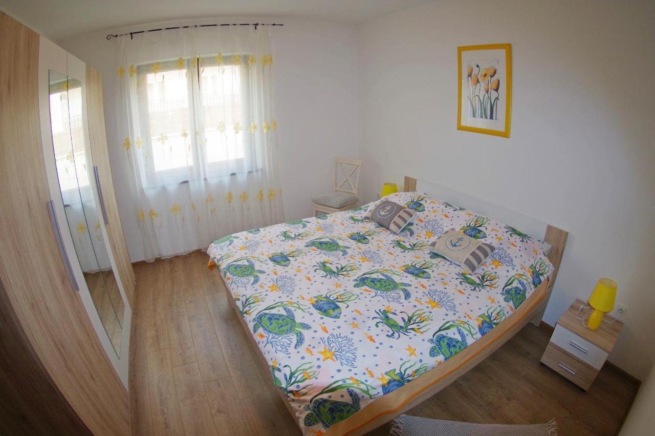 Apartments Tina & Denis Пула Екстер'єр фото
