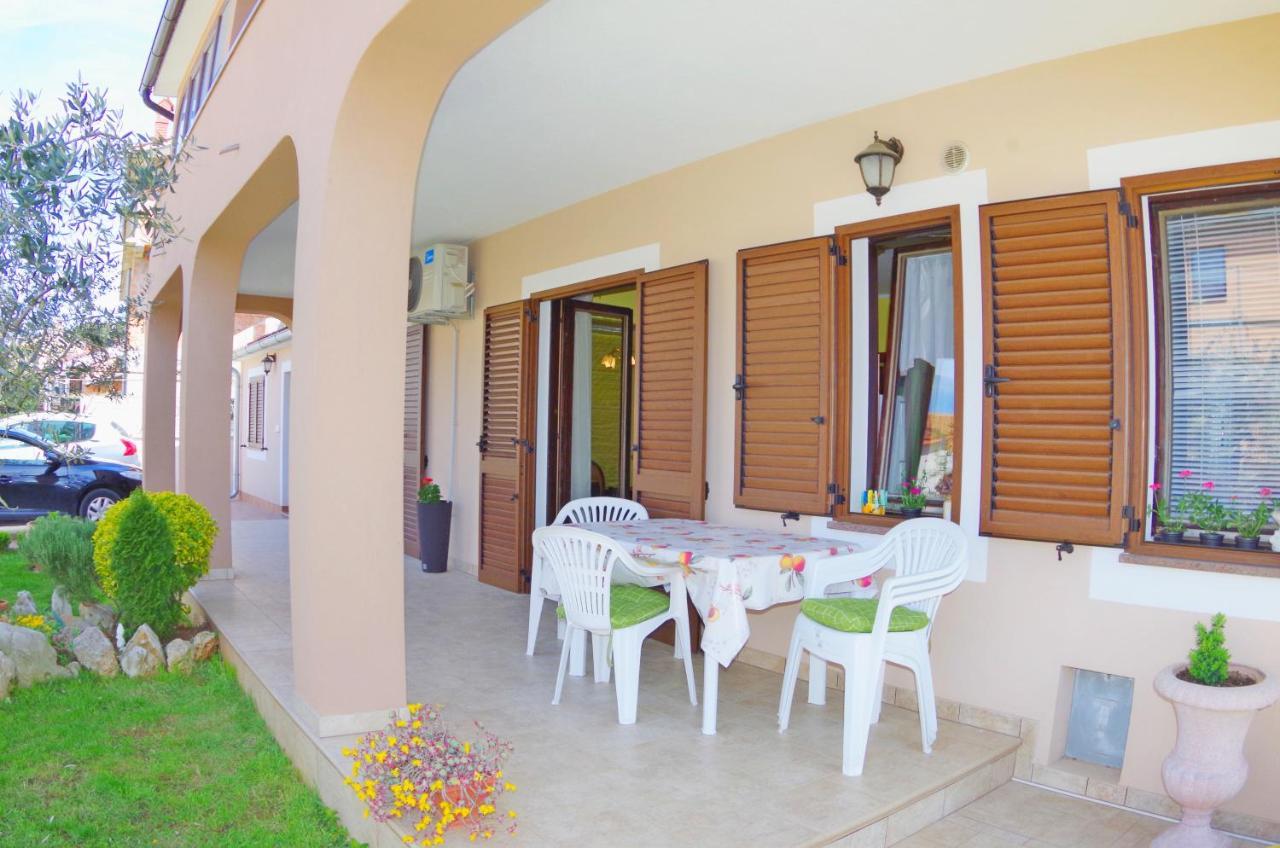 Apartments Tina & Denis Пула Екстер'єр фото