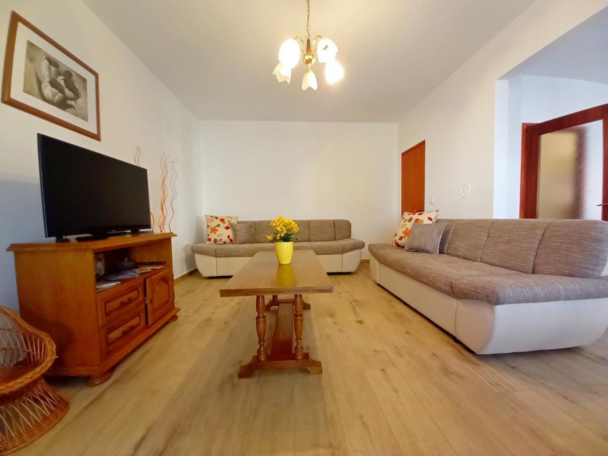 Apartments Tina & Denis Пула Екстер'єр фото