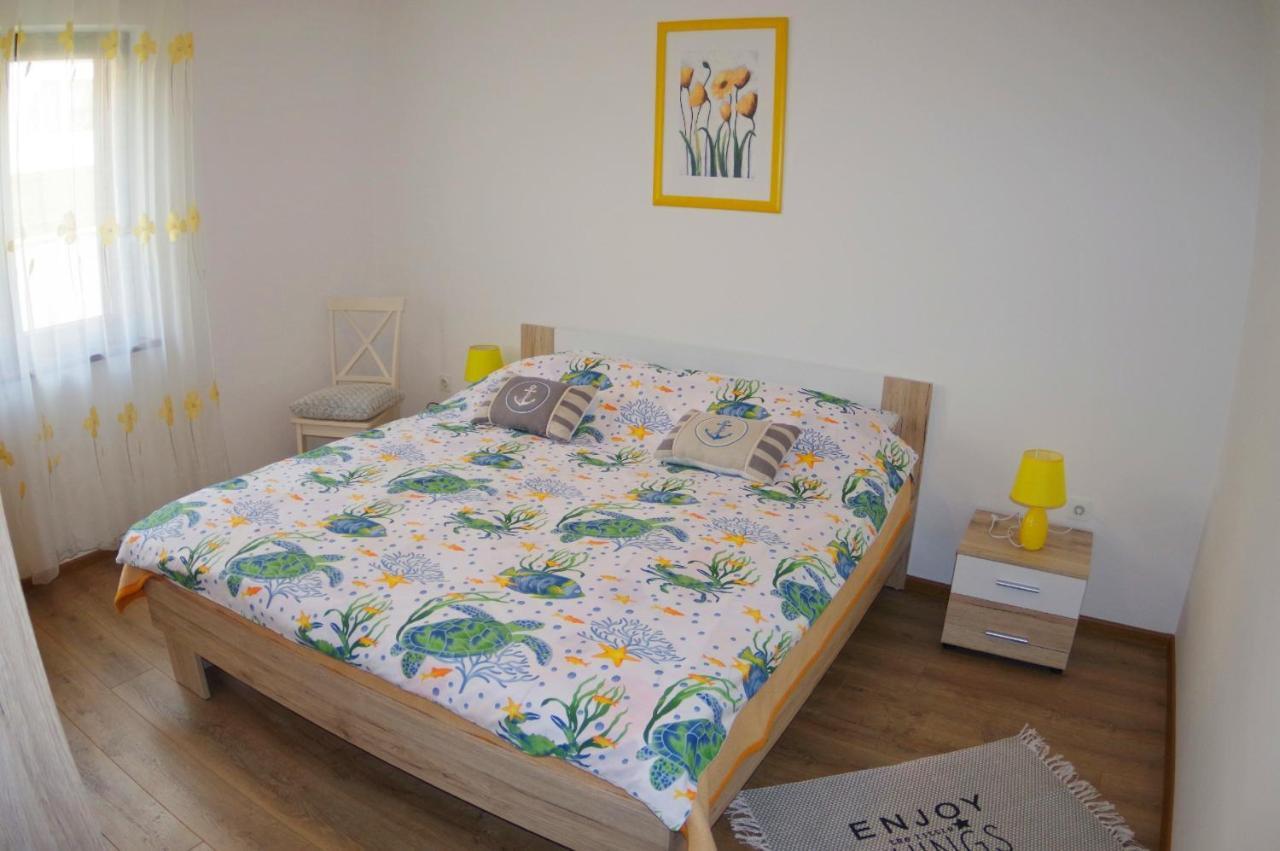 Apartments Tina & Denis Пула Екстер'єр фото