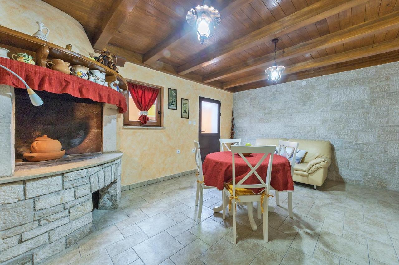 Apartments Tina & Denis Пула Екстер'єр фото